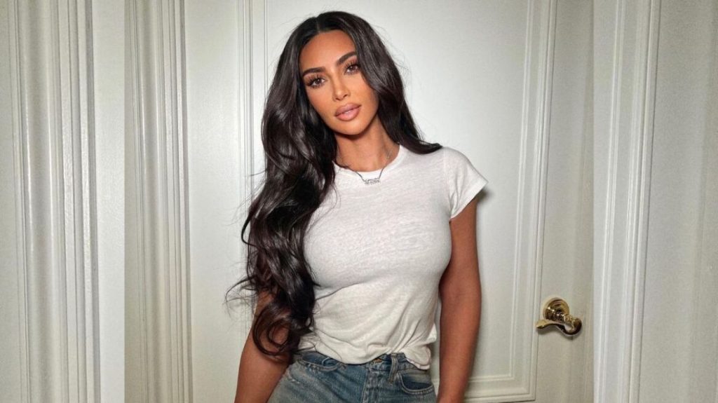 Viral το βίντεο με την Άννα Γουίντουρ να «σνομπάρει» την Κιμ Καρντάσιαν