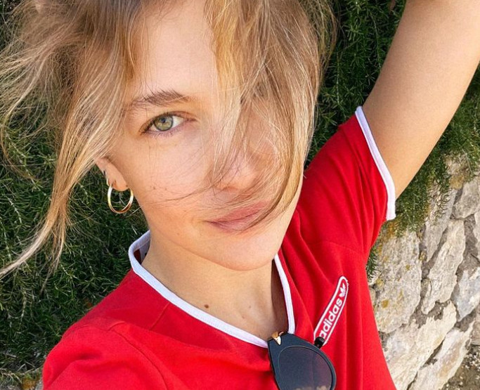 Η Κλέλια Ανδριολάτου στα παρασκήνια του Maestro – Οι φωτογραφίες με τους συντελεστές