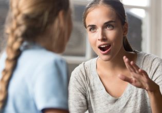 8+1 σημάδια ότι κάποιος μας λέει ψέματα  – Τρόποι αποφυγής