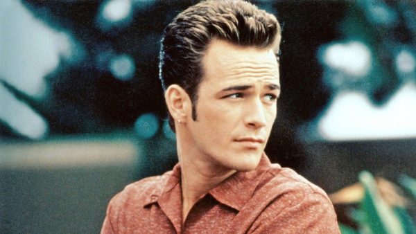 Η Τόρι Σπέλινγκ δεν έχει ξεχάσει τον Λουκ Πέρι – Η τρυφερή ανάρτηση για τον «καρδιοκατακτητή Ντίλαν»