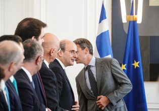 Φορο-παγίδα για ελεύθερους επαγγελματίες και ψηφοφόρους βάζει η κυβέρνηση