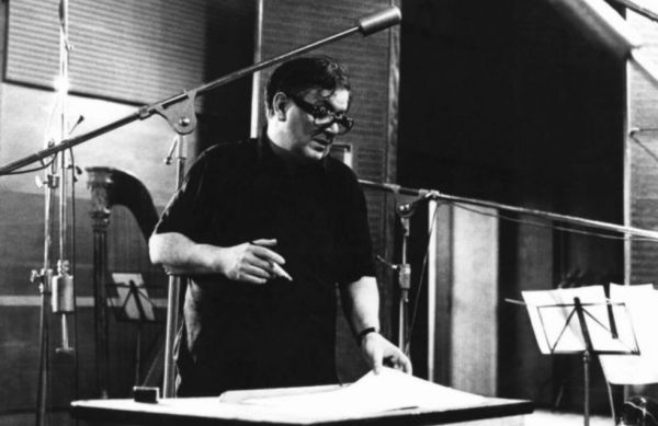 Μάνος Χατζιδάκις: Για τα απαγορευμένα και τα υπαγορευμένα