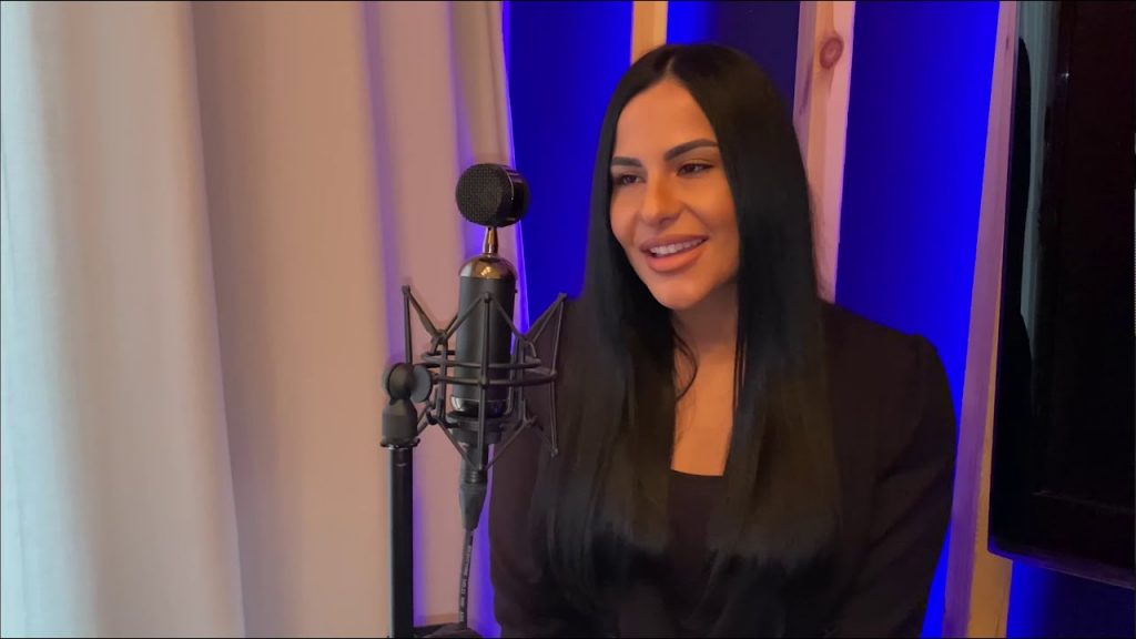 «Μην ανάβεις το φως»: Κυκλοφόρησε το τραγούδι που έσπασε κάθε ρεκόρ στο TikTok