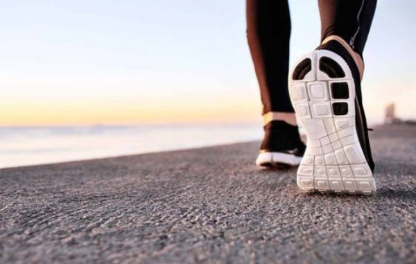 Περπάτημα: Πόσα βήματα πρέπει να κάνουμε τη μέρα για τη βελτίωση της υγείας μας