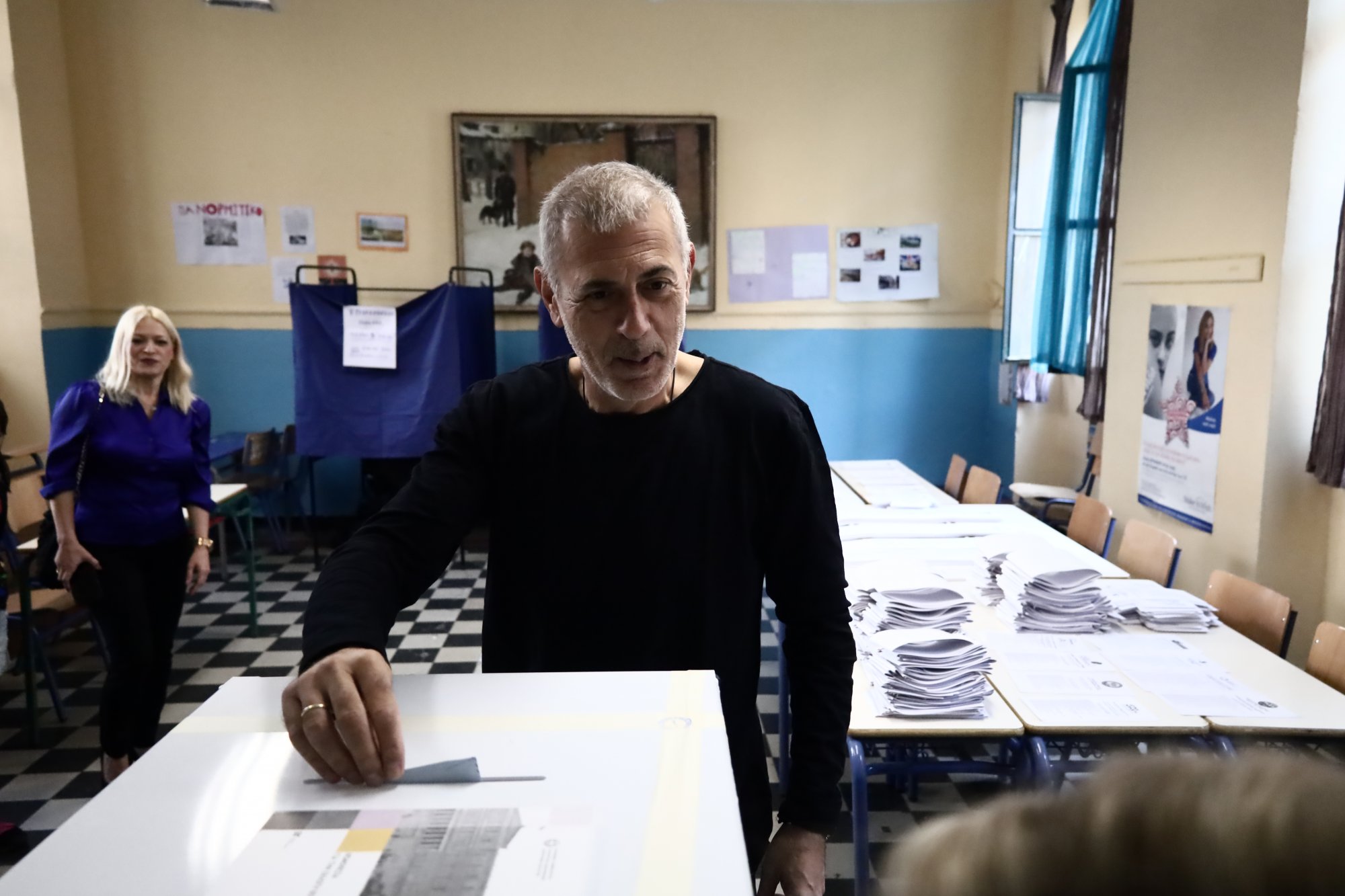 Αυτοδιοικητικές εκλογές 2023: Ψήφισε ο Γιάννης Μώραλης στον Πειραιά