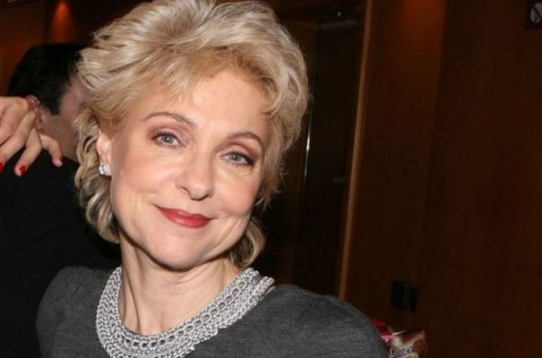 Ναταλία Τσαλίκη: «Μία καλή θεατρική παράσταση σε κάνει να έρχεσαι σε επαφή με το μέσα σου»