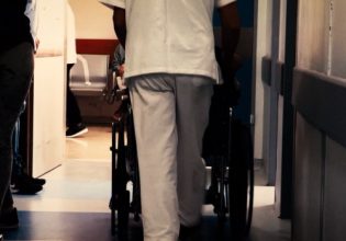 Μυτιλήνη: Μακάβριες συμφωνίες τραυματιοφορέων με γραφείο τελετών – Τι λένε οι κατηγορούμενοι