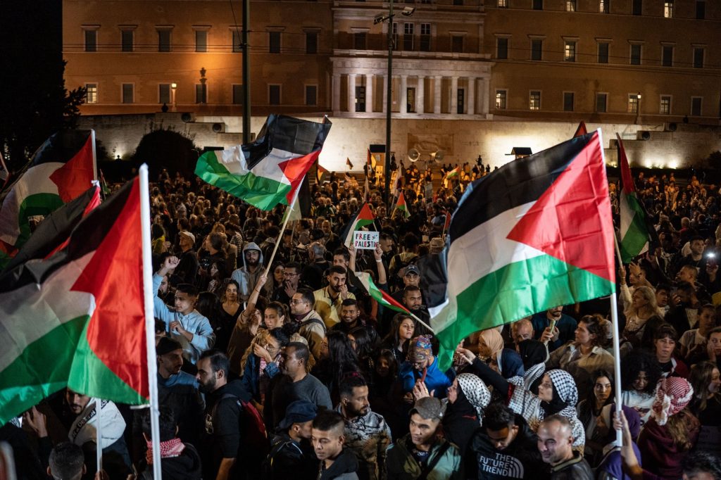 ΠΑΜΕ: Διαμαρτυρία για την απρόκλητη επίθεση στη μεγάλη πορεία υπέρ των Παλαιστινίων