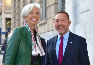 ΕΚΤ – Στουρνάρας: Μηνύματα δημοκρατίας και οικονομίας από την αρχαία Ελλάδα