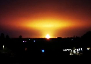 Βρετανία: Μεγάλη έκρηξη μετά από χτύπημα κεραυνού σε εργοστάσιο