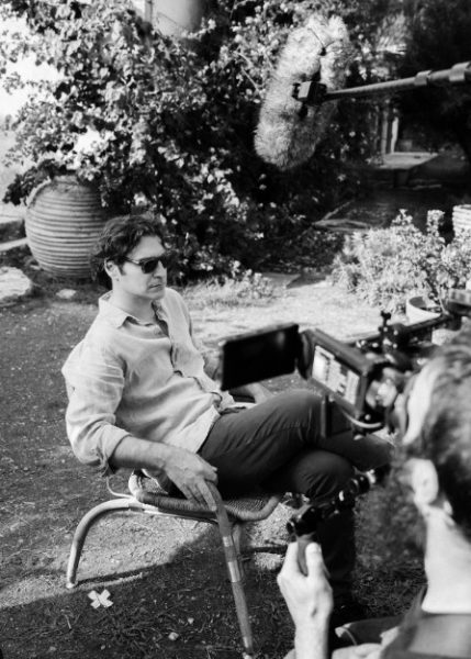 Ο Χριστόφορος Παπακαλιάτης στα γυρίσματα του Maestro