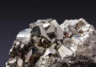 Κίνα: Ανακάλυψε νέο μετάλλευμα που θα φέρει μεγάλη επανάσταση στον τομέα των μπαταριών