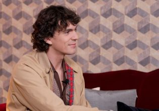 Ναυάγιο: Ο Δημήτρης Καπουράνης είναι ο Μάκης Παπαδάκης