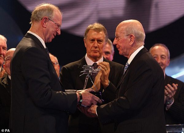 Mπόμπι Τσάρλτον: η άγνωστη διαμάχη με τον αδελφό του, Τζακ