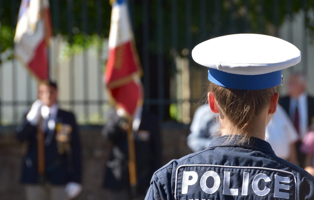 Γαλλία: Κινητοποιούνται 7.000 στρατιώτες για επιπλέον περιπολίες μετά την θανάσιμη επίθεση σε σχολείο