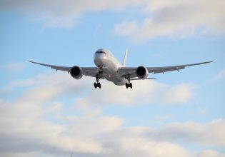 Αεροπορικές εταιρείες ακυρώνουν πτήσεις τους με προορισμό το διεθνές αεροδρόμιο του Τελ Αβίβ