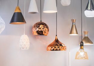 Φωτιστικά οροφής: 5 stylish ιδέες που θα κάνουν τον χώρο σου να λάμψει