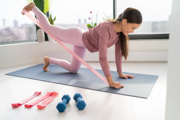 Λάστιχα γυμναστικής: Μια τέλεια λύση για ενδυνάμωση και αποκατάσταση στο σπίτι