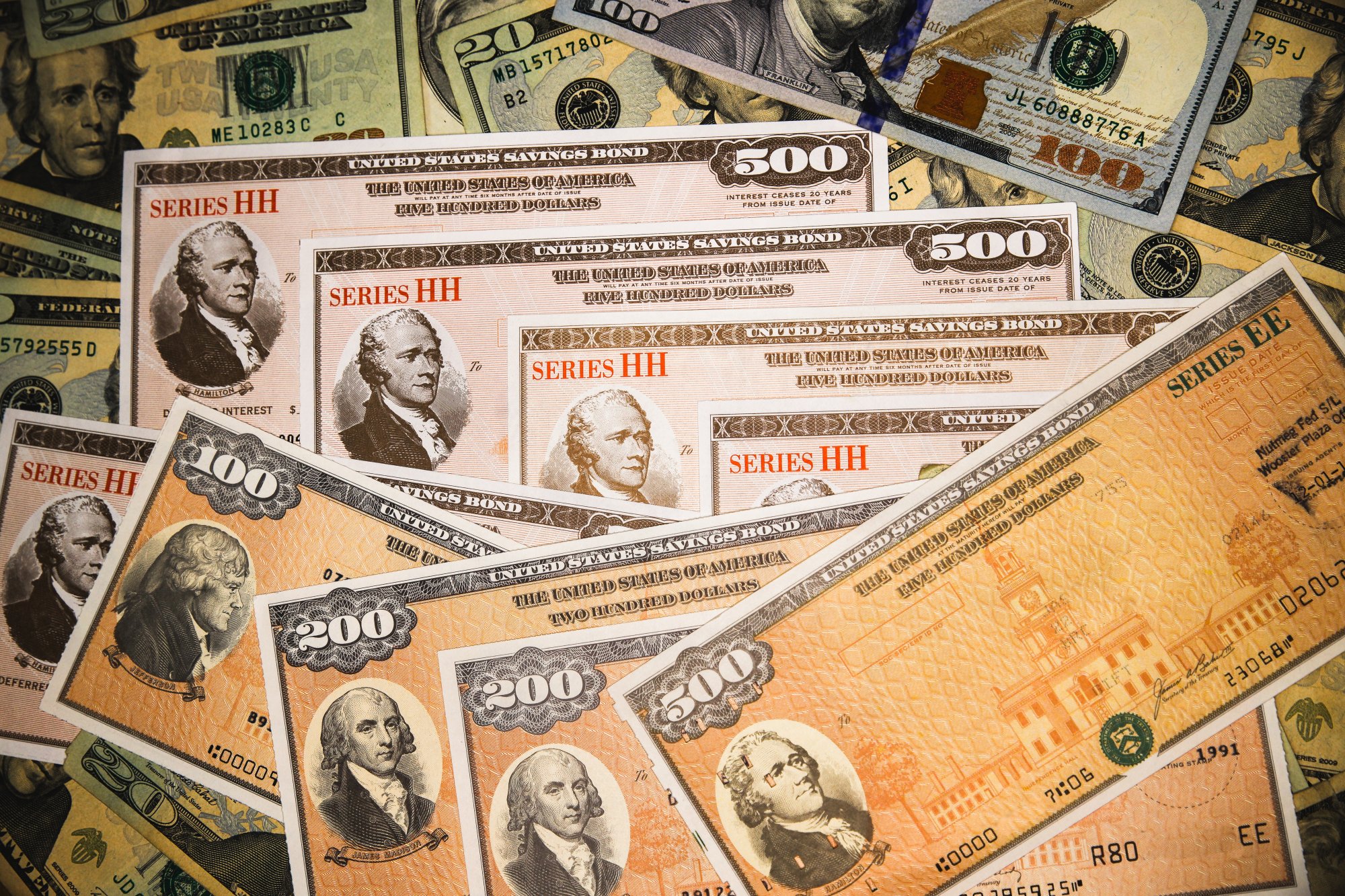 Η άνοδος του δολαρίου και των αμερικανικών ομολόγων ανοίγει την πόρτα σε ένα κύμα χρεοκοπιών στον κόσμο