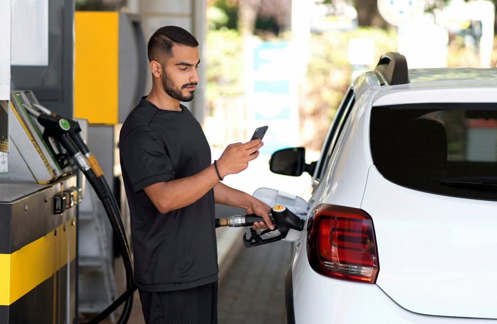Καύσιμα: Ποιοι παράγοντες θα επαναφέρουν τη βενζίνη στα 1,40€ το λίτρο