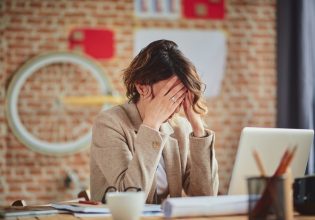 Πονοκέφαλος: Τι μαρτυρά το σημείο που σας πιάνει;