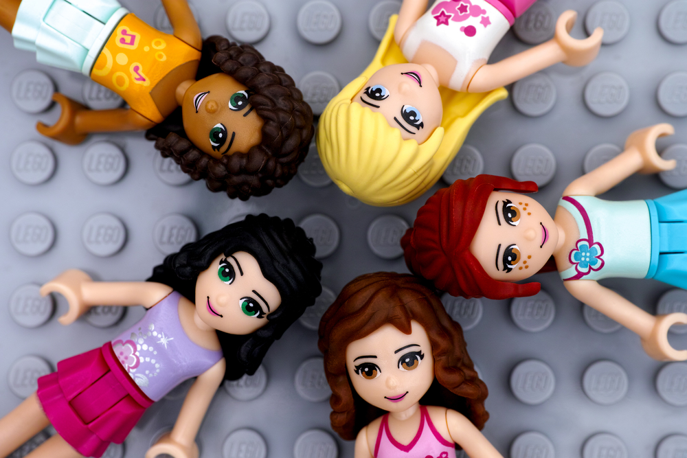 4 λόγοι που θέλουμε τα κορίτσια μας να παίζουν με LEGO sets