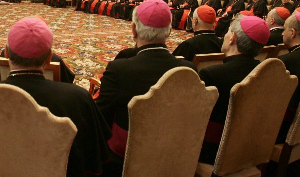 Πολωνία: Καταγγελίες για σεξουαλικά όργια ιερέων βάζουν βόμβα στα θεμέλια της Εκκλησίας