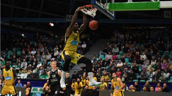 Σλασκ Βρότσλαβ – Άρης 63-80: Εύκολη νίκη των «κίτρινων» στην Πολωνία