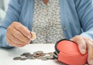 Ασφαλιστικό: Δεν υπάρχουν νέοι εργαζόμενοι για να πληρώσουν τις συντάξεις