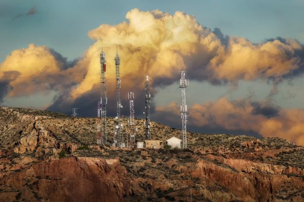 Τηλεπικοινωνίες: 20 CEOs ζητούν από την Big Tech να πληρώσει για τα δίκτυα