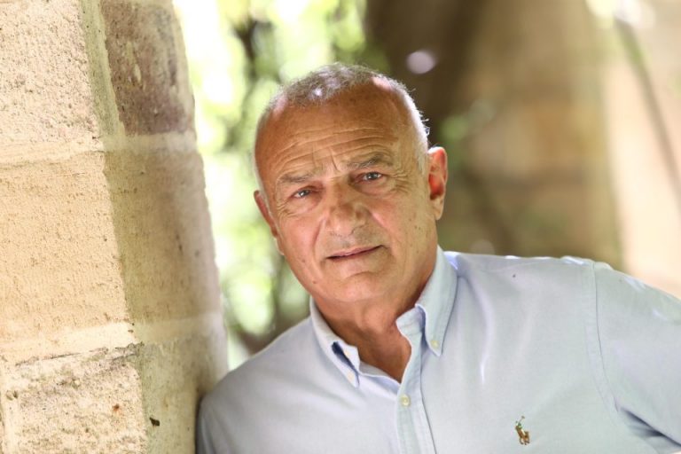 Νίκος Καρούλιας: Θέλει να κάνει «τάκλιν» στον κοινωνικό αποκλεισμό και τις βίαιες συμπεριφορές