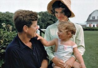 Τι «σκαλίζει» το Neftlix στη δολοφονία του JFK; Η νέα σειρά που στέλνει το The Crown για ποπ κορν