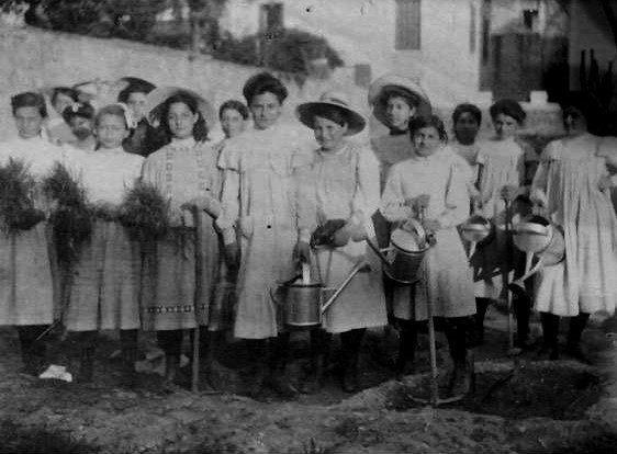 Παρθεναγωγείο Βόλου: Η σύγκρουση δύο στρατοπέδων, δύο νοοτροπιών