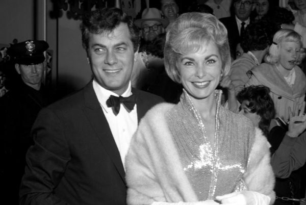 «Φιλόδοξοι, κουραστικοί και άξεστοι» – Το ψεύτικο ρομάντζο μεταξύ Τζάνετ Λι και Τόνι Κέρτις