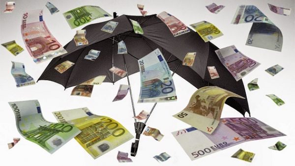 Χαίρε ω χαίρε επενδυτική βαθμίδα λέει ο Μητσοτάκης, την κόψη του σπαθιού της Αριστεράς φοβάται ο Κασσελάκης