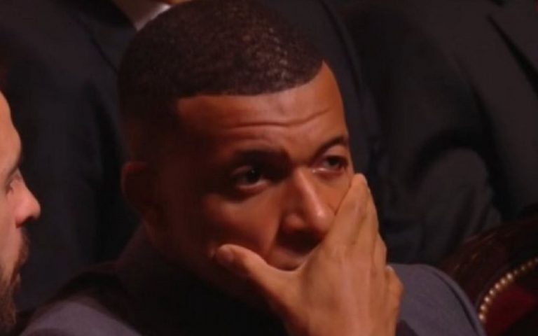 Ο Εμπαπέ (δεν χάρηκε και τόσο) στην απονομή της «Χρυσής Μπάλας» (pics, vid)