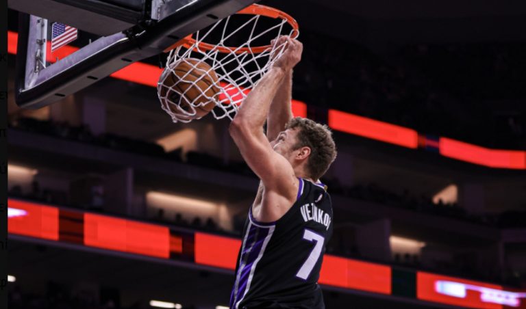 Βρίσκει τα «πατήματά» του ο Βεζένκοφ: Διψήφιος κόντρα στους Τζαζ