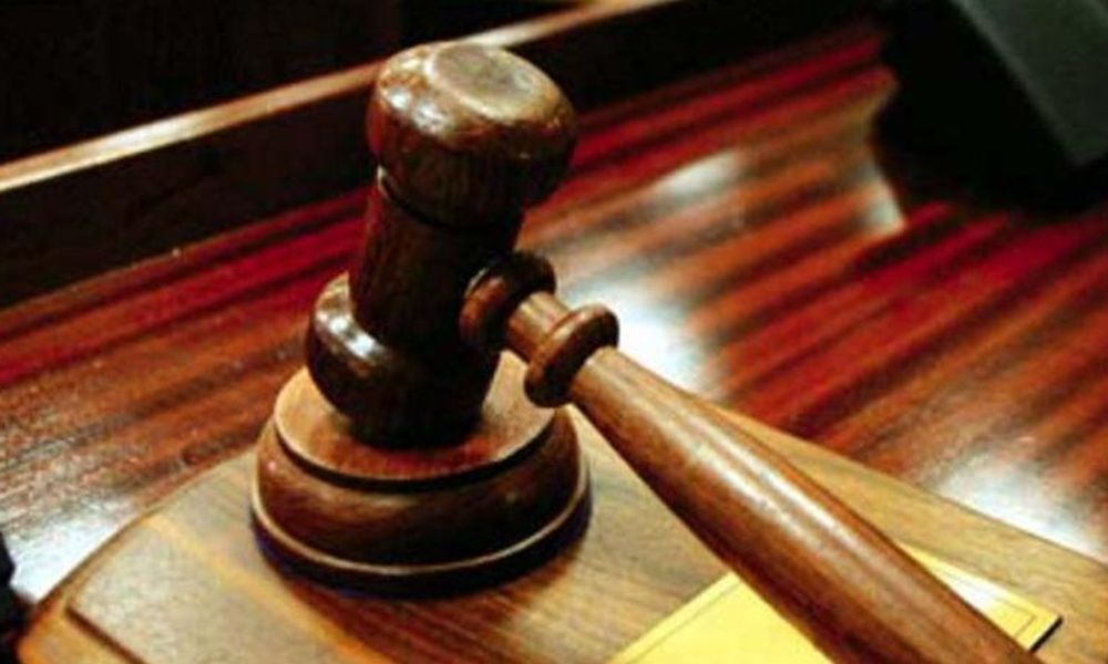 Η κυβέρνηση «δικάζει» την απόφαση των δικαστών για τις συντάξεις τους