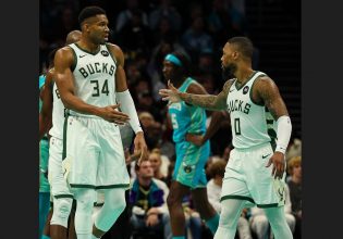 Χόρνετς – Μπακς 99-130: Άνετο βράδυ στην επιστροφή του Γιάννη