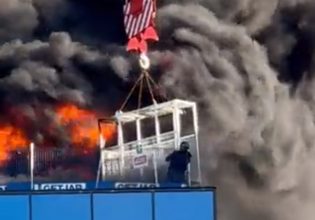 Βρετανία: Θεαματική διάσωση άντρα από ταράτσα φλεγόμενου κτιρίου