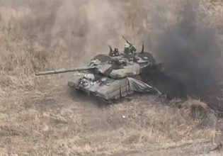 Πόλεμος Γάζα: Μαχητές της Χαμάς ανατινάζουν ισραηλινό τανκ