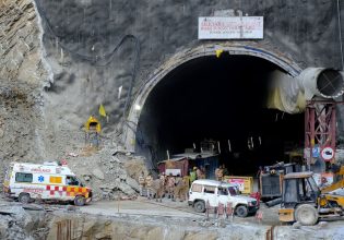 Ινδία: Κορυφώνεται η αγωνία για τους 41 εγκλωβισμένους εργάτες – Ξεκίνησε η ριψοκίνδυνη κάθετη γεώτρηση