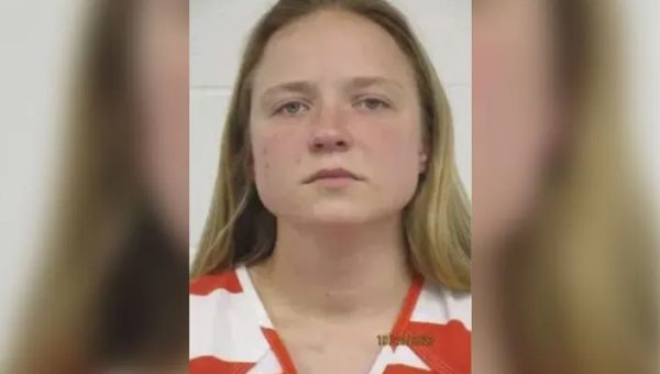 ΗΠΑ: Νεαρή δασκάλα κατηγορείται για τη σεξουαλική κακοποίηση τουλάχιστον τριών μαθητών της