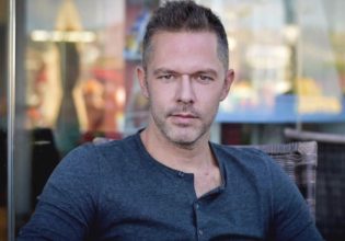 Χρήστος Λούλης για Famagusta: «Νιώθω ότι αυτή η σειρά φιλοδοξεί να κρατήσει μια μνήμη ζωντανή»