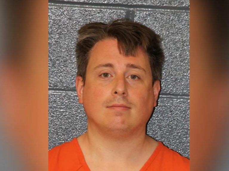 ΗΠΑ: Παιδοψυχίατρος παρήγαγε υλικό παιδικής πορνογραφίας μέσω τεχνητής νοημοσύνης