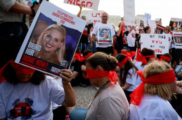 Ισραήλ – Χαμάς: Συγκλονίζουν οι οικογένειες των ομήρων – «Αν έχετε παιδιά, φανταστείτε ότι μια μέρα θα φύγουν»