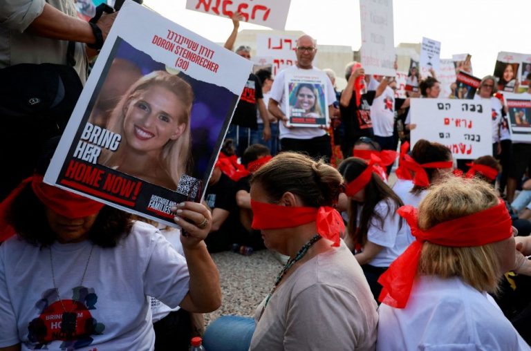 Ισραήλ – Χαμάς: Συγκλονίζουν οι οικογένειες των ομήρων – «Αν έχετε παιδιά, φανταστείτε ότι μια μέρα θα φύγουν»