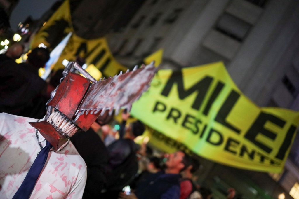 Η Αργεντινή στο «αλυσοπρίονο» του ακροδεξιού Χαβιέρ Μιλέι