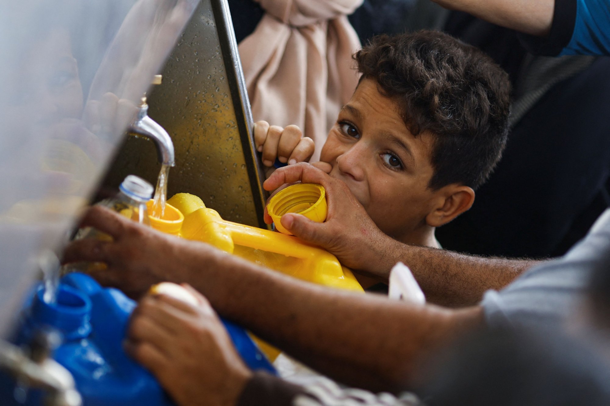 Γάζα: Κίνδυνος εξάπλωσης χολέρας στη Γάζα - 600 άτομα μοιράζονται μία τουαλέτα σε καταφύγιο του ΟΗΕ
