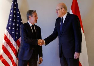 Μπλίνκεν προς πρωθυπουργό Λιβάνου: «Ευχαριστώ που  δεν συρθήκατε στον πόλεμο»